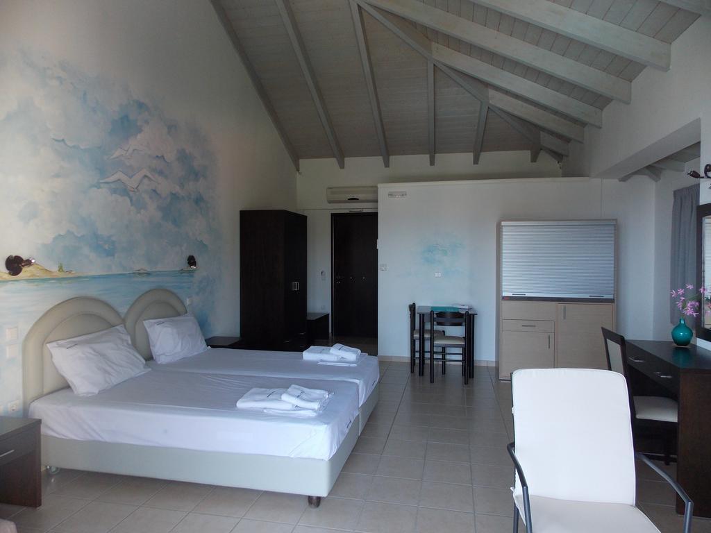Hotel Theasis Paralia Sergoulas Pokój zdjęcie