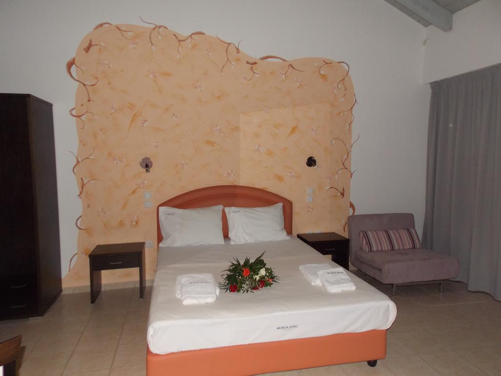 Hotel Theasis Paralia Sergoulas Pokój zdjęcie